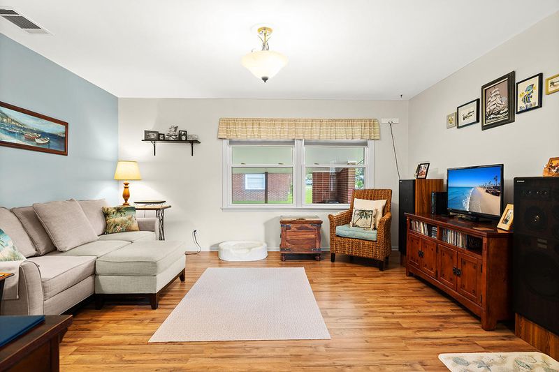 27 Plainfield Ave, Goose Creek, SC 29445