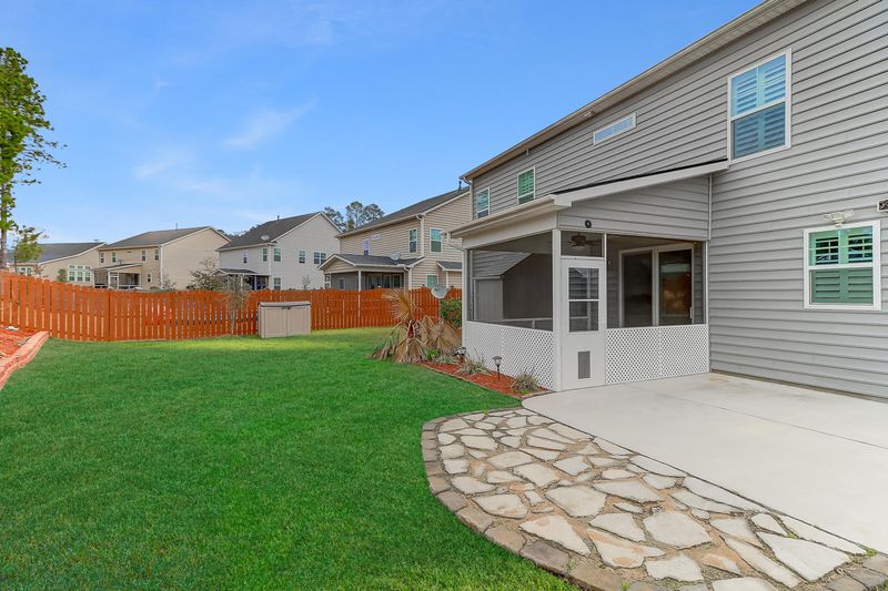 2401 Hummingbird Ln, Summerville, SC 29483
