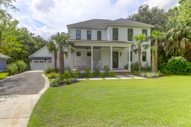 2039 Parkway Dr, Charleston, SC 29412