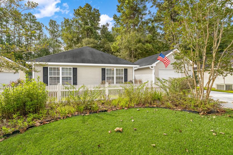 195 Moon Dance Ln, Summerville, SC 29483