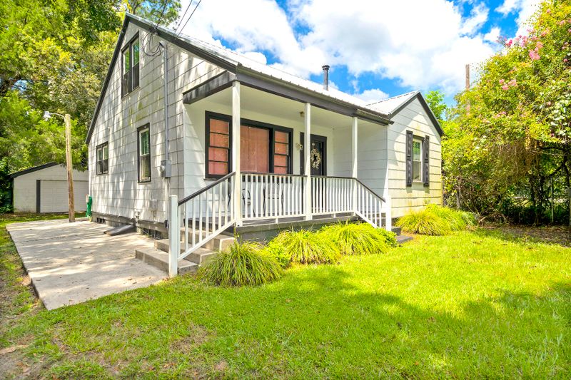725 White Oak Dr, Charleston, SC 29407