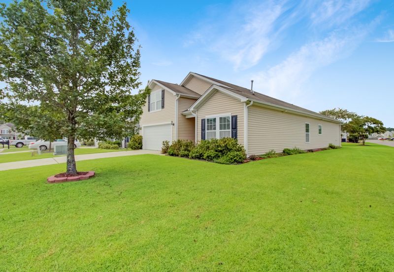 300 English Ivy Dr, Goose Creek, SC 29445