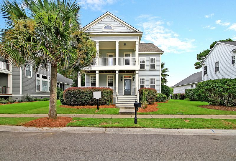 1642 Ellsworth St, Mount Pleasant, SC 29466