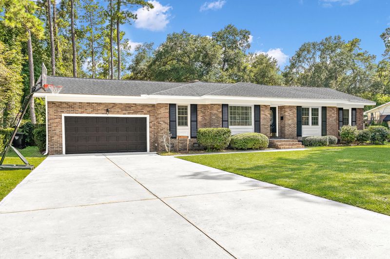 211 Lenwood Dr, Summerville, SC 29485