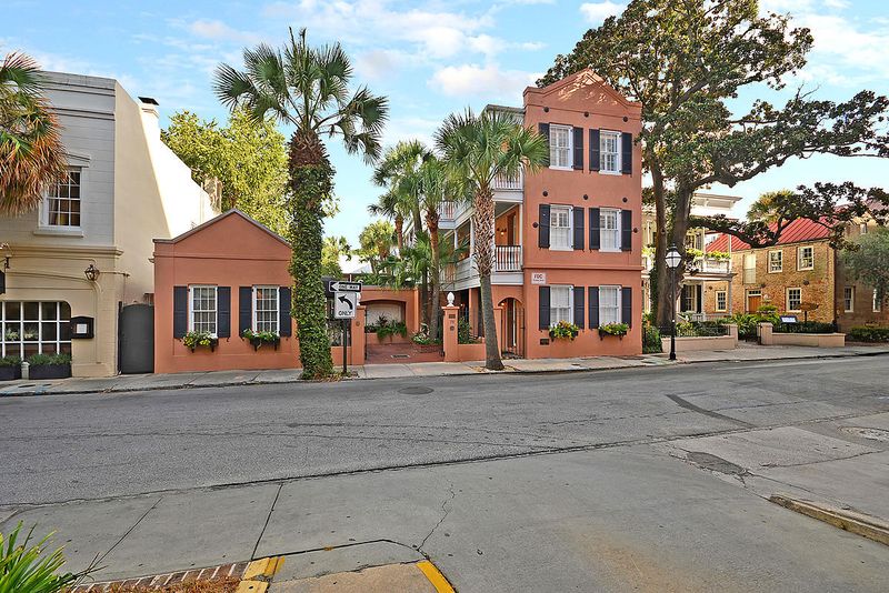 78 Queen St #3, Charleston, SC 29401