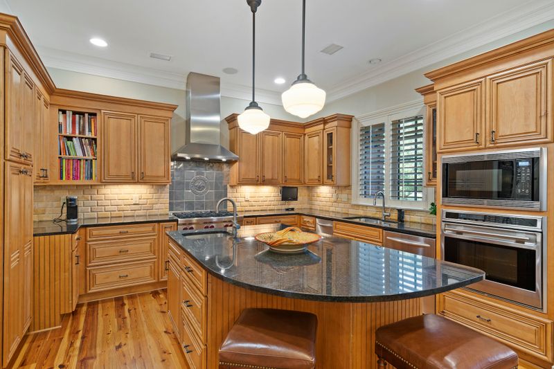 250 Island Park Dr #201, Charleston, SC 29492