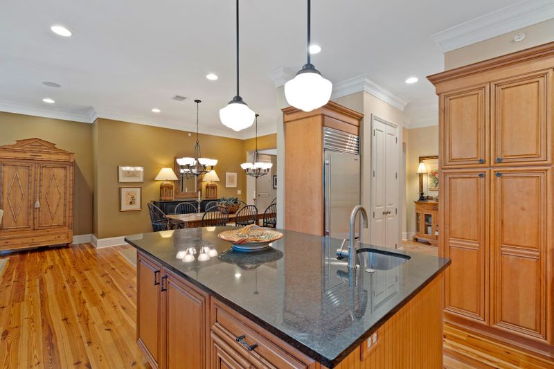 250 Island Park Dr #201, Charleston, SC 29492