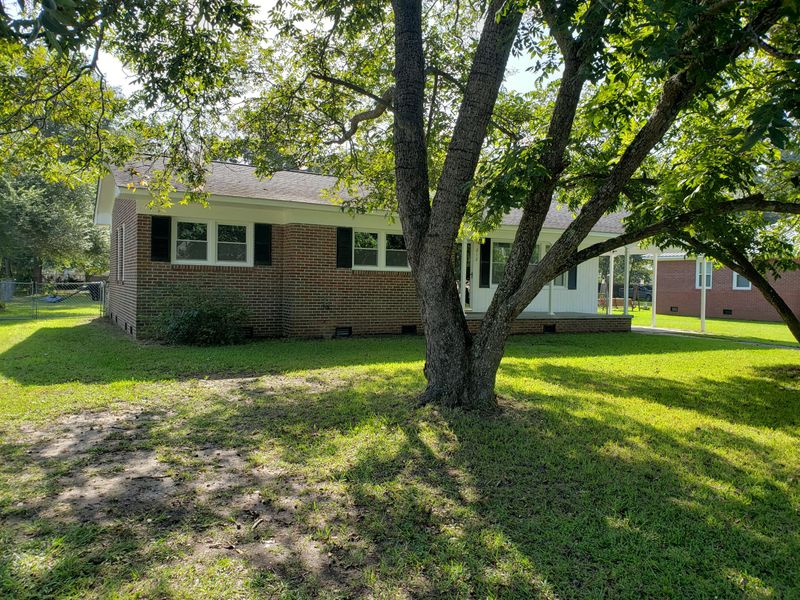 212 High Hill Dr, Moncks Corner, SC 29461