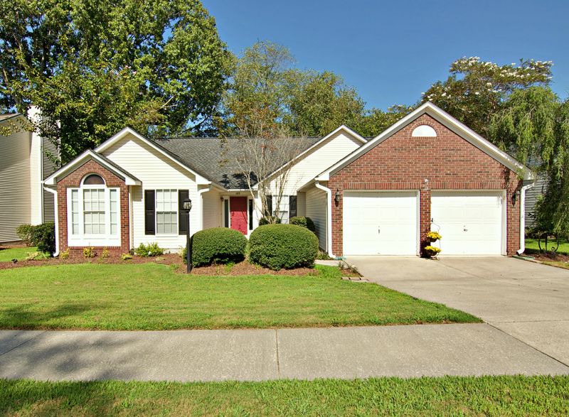 103 N Pembroke Dr, Goose Creek, SC 29445