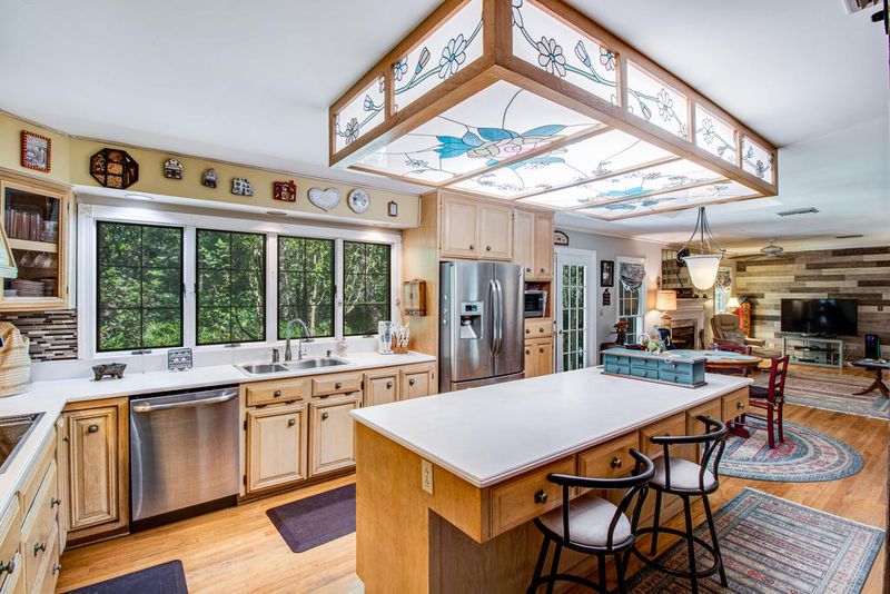 129 Ashley River Dr, Summerville, SC 29485