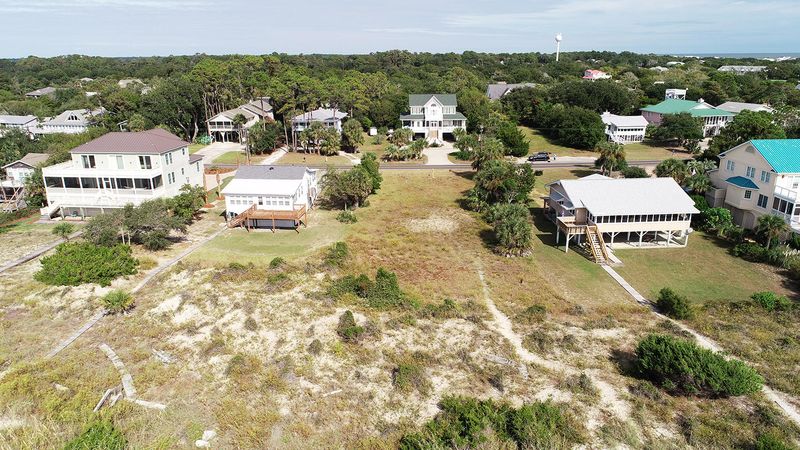3118 Palmetto Blvd, Edisto Island, SC 29438