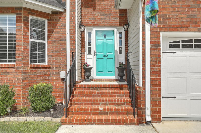 102 Paige Ct, Goose Creek, SC 29445