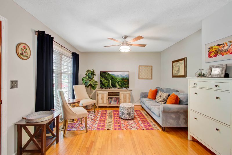 16 Huguenot Ave, Charleston, SC 29407