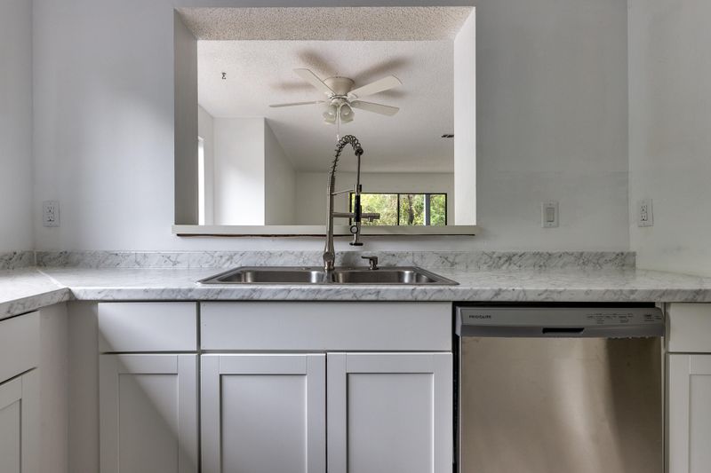 1530 Fort Johnson Rd #1-A, Charleston, SC 29412