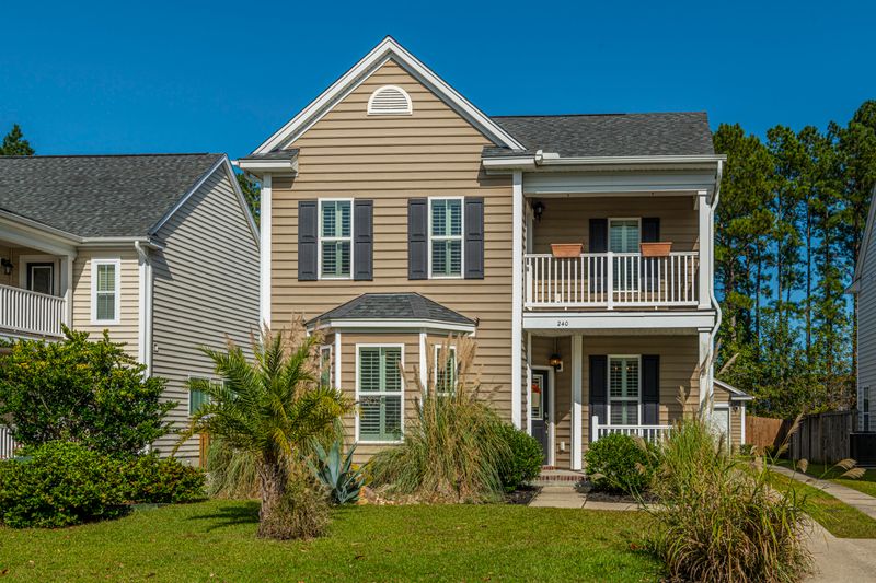 240 Cameron St, Summerville, SC 29486