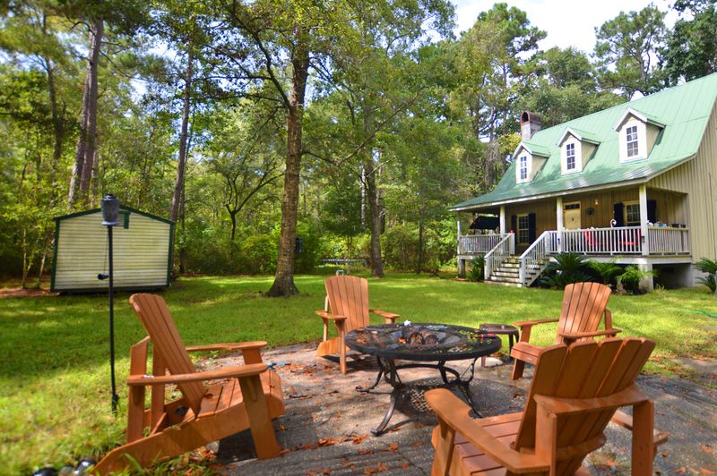 1544 Palmers Bridge Rd, Mcclellanville, SC 29458