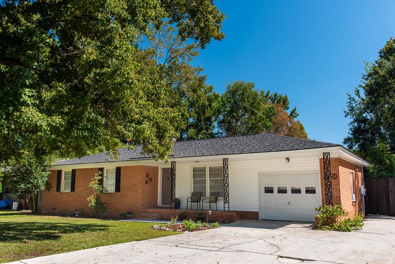 1441 Salisbury St, Charleston, SC 29407