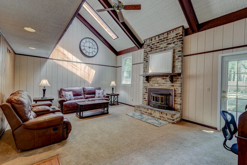 115 Inwood Dr, Summerville, SC 29485
