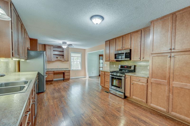 115 Inwood Dr, Summerville, SC 29485