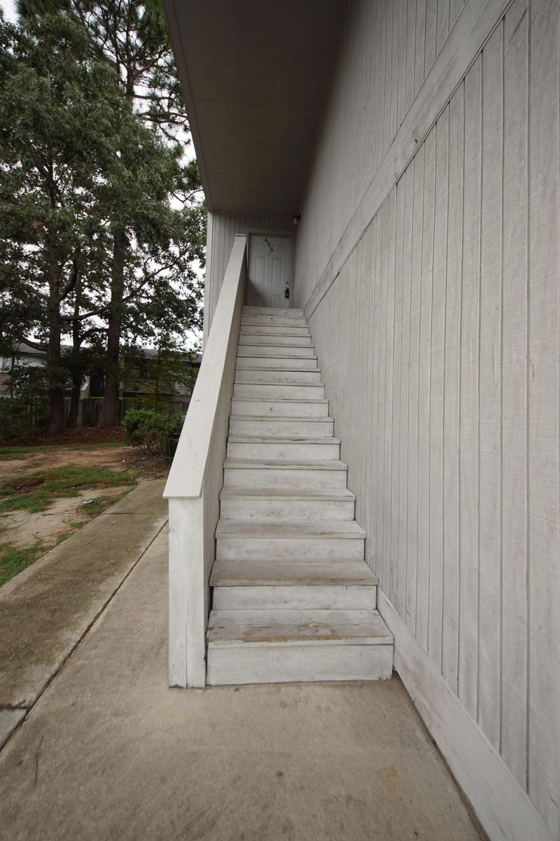 605 Greenmeadow Dr, Goose Creek, SC 29445