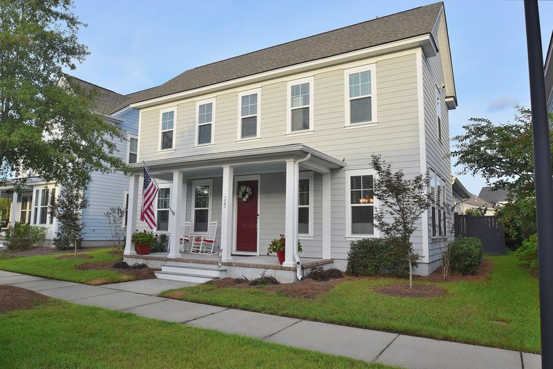 323 Oak Park St, Summerville, SC 29486