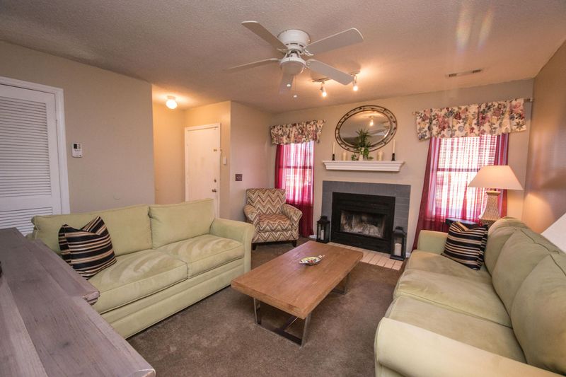191 Pine Shadow Dr, Goose Creek, SC 29445