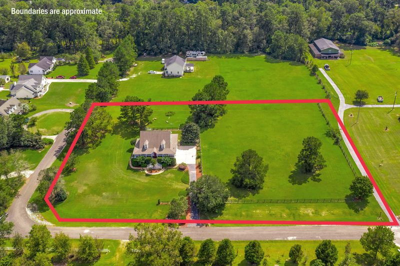 124 Saddle Trl, Summerville, SC 29483