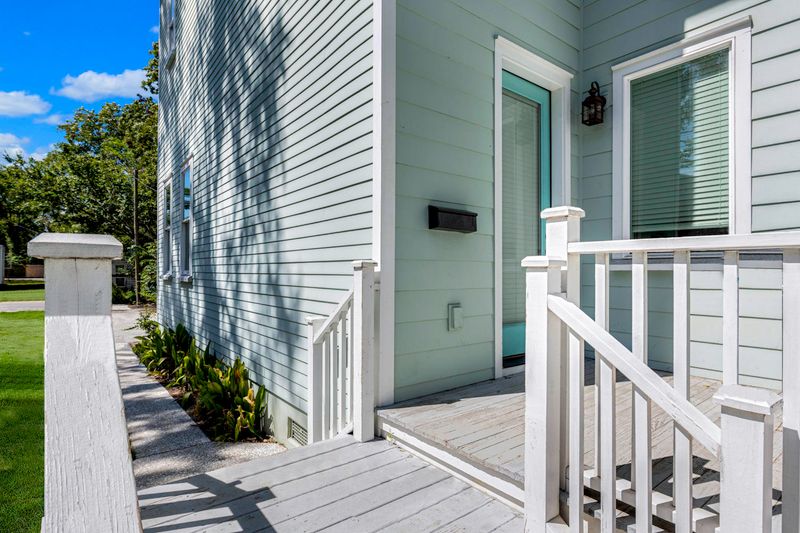 50 F St, Charleston, SC 29403