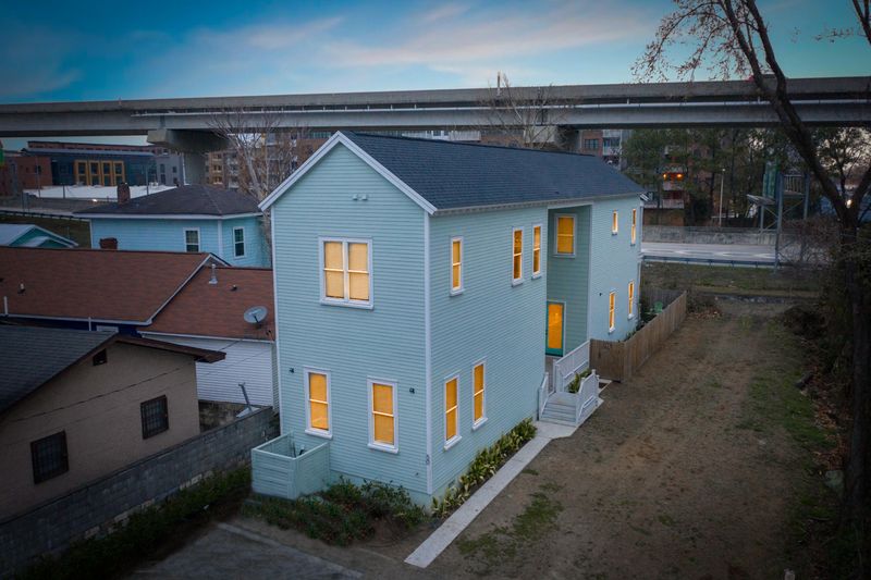 50 F St, Charleston, SC 29403