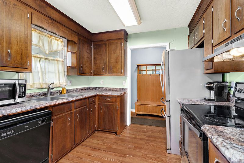 1 Apple Cir, Goose Creek, SC 29445