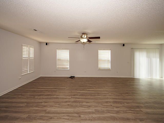 303 Savannah River Dr, Summerville, SC 29485
