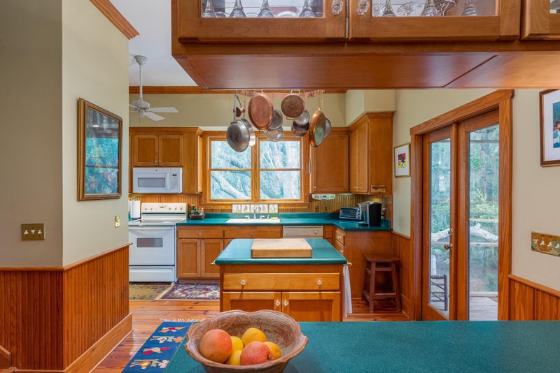 7789 Russell Creek Rd, Edisto Island, SC 29438