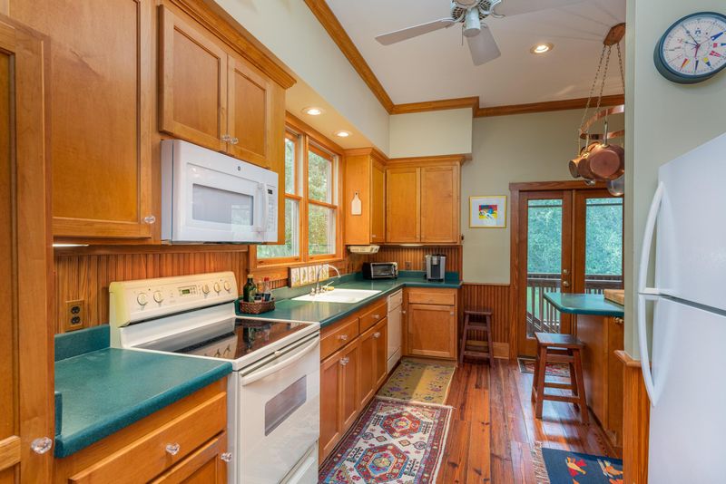 7789 Russell Creek Rd, Edisto Island, SC 29438