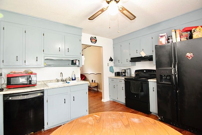75 Oak Grove Rd, Goose Creek, SC 29445