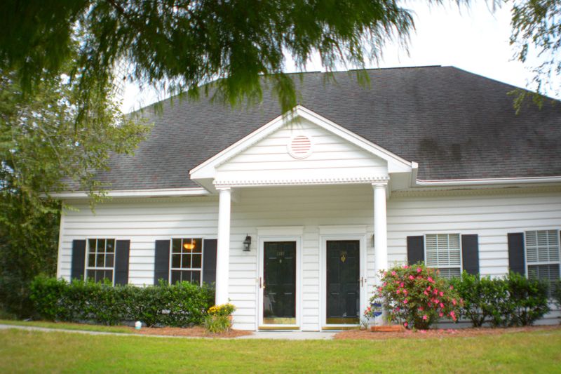 1307 Fenwick Plantation Rd, Johns Island, SC 29455