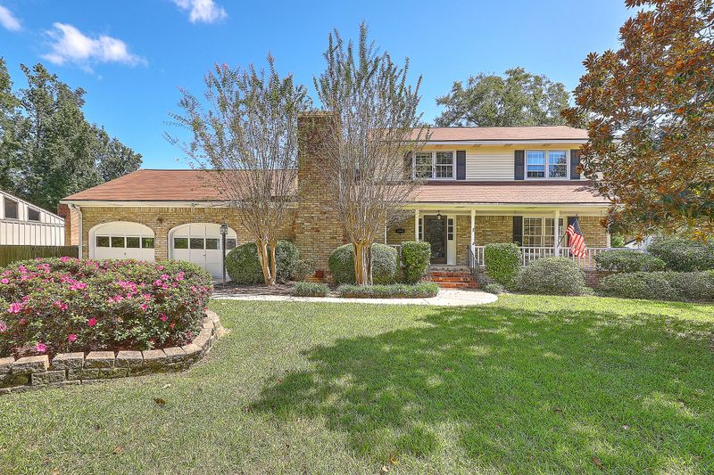 1 Leichester Rd, Charleston, SC 29407