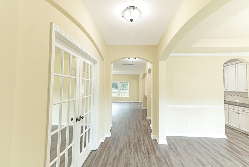 8469 Middle River Way, North Charleston, SC 29420