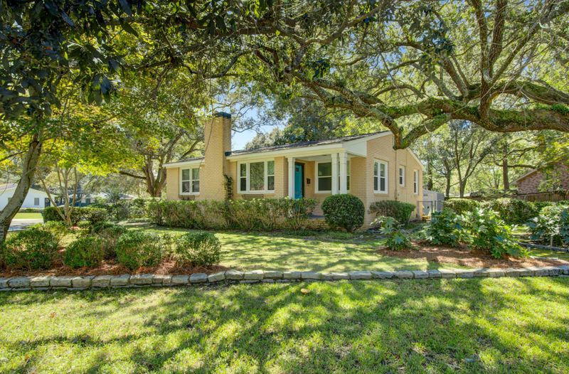 749 Longfellow Rd, Charleston, SC 29407