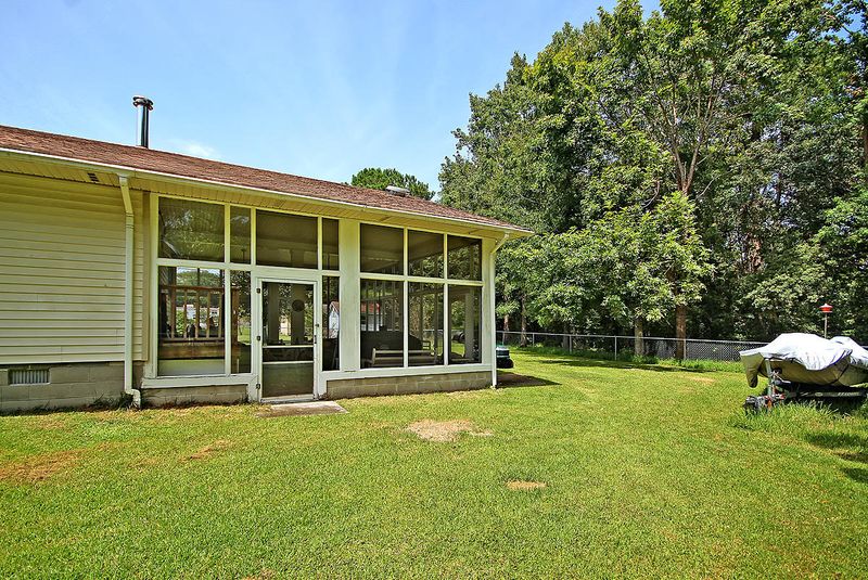116 Cornell Dr, Ladson, SC 29456
