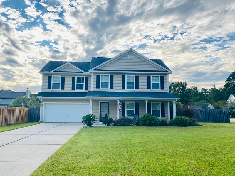 2002 Culloden Dr, Summerville, SC 29483