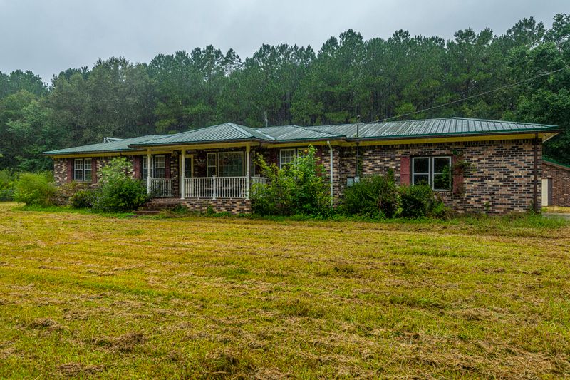 187 Big Creek Dr, Moncks Corner, SC 29461