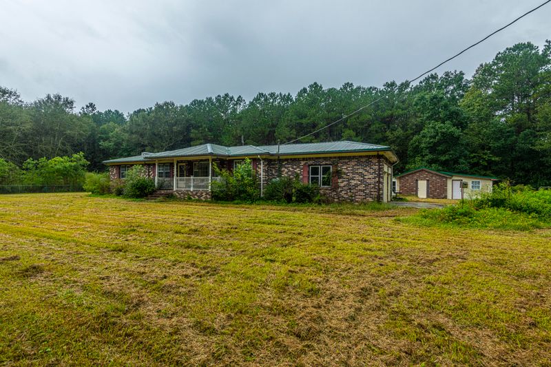187 Big Creek Dr, Moncks Corner, SC 29461