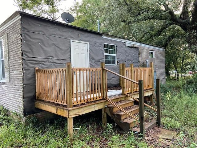 2713 Constitution Ave, North Charleston, SC 29405