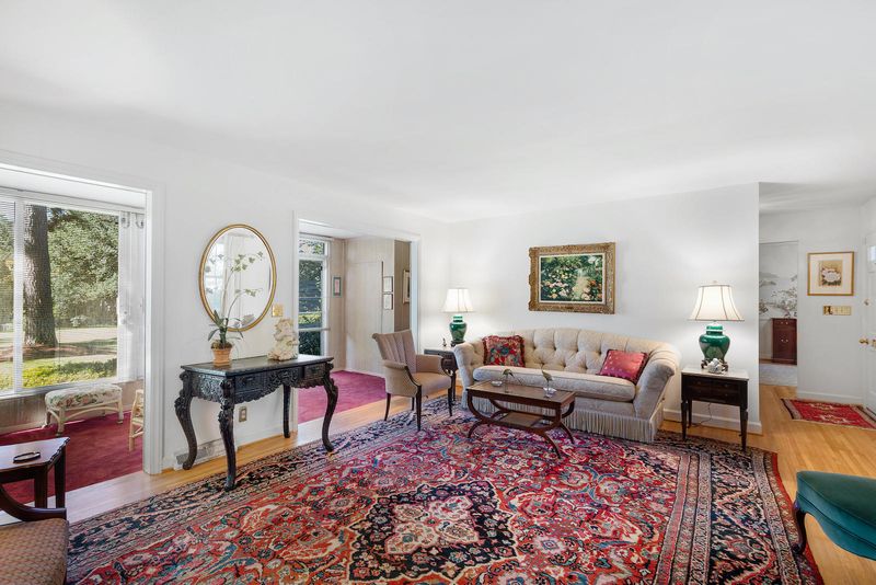 19 Johnson Rd, Charleston, SC 29407