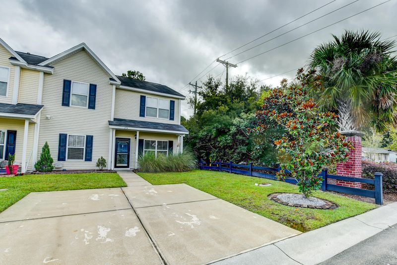 284 Swallowtail Ln, Goose Creek, SC 29445
