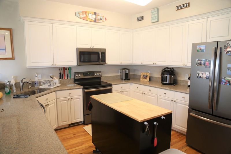 536 Oristo Ridge Rd, Edisto Island, SC 29438