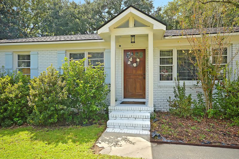 1125 Crull Dr, Charleston, SC 29407