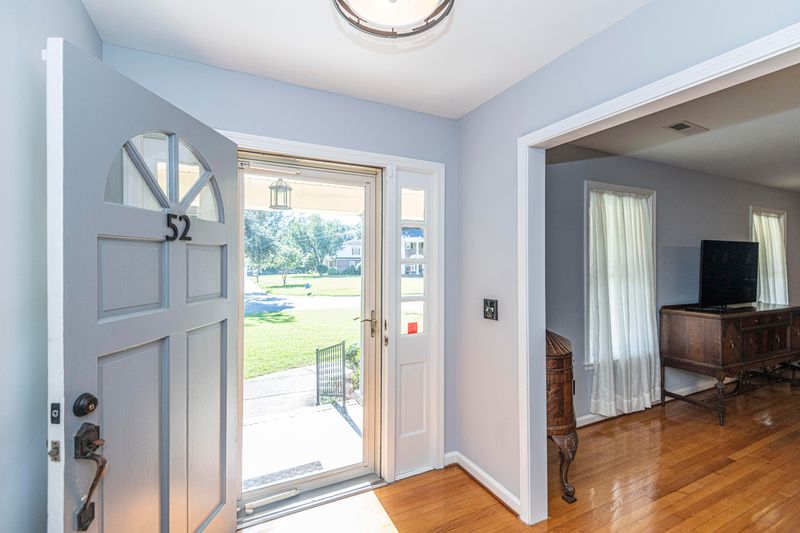 52 Shrewsbury Rd, Charleston, SC 29407