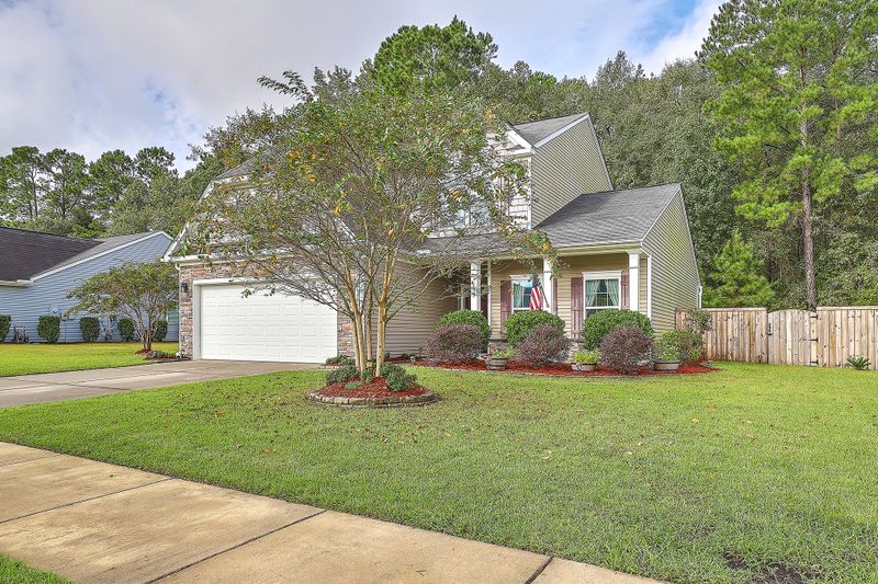 135 Vango Dr, Goose Creek, SC 29445
