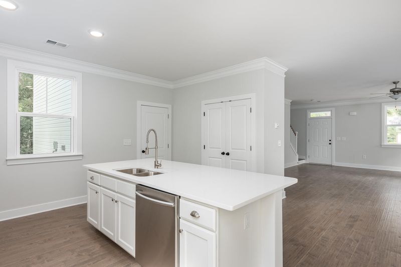 728 Catawba Rd, Charleston, SC 29414